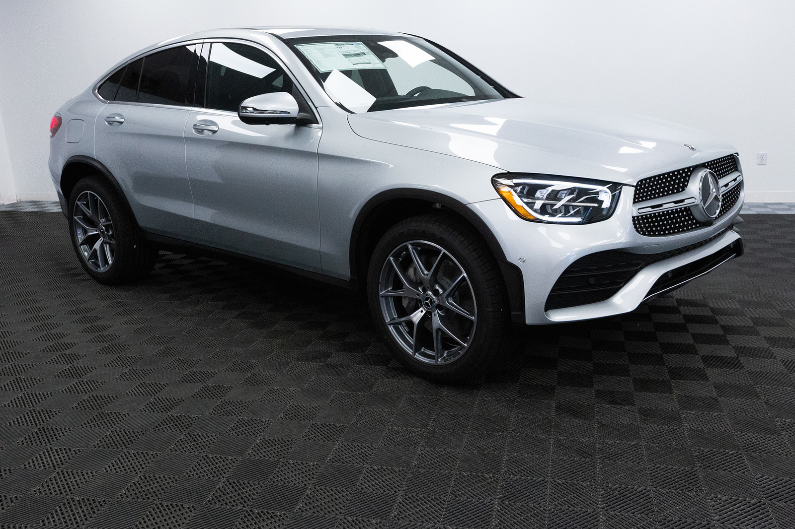 New 2020 Mercedes Benz Glc Glc 300 Coupe In Amityville Lf846376 Mercedes Benz Of Massapequa